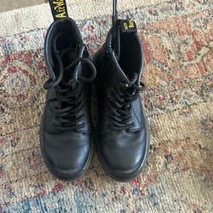 Girls dr.marten black size 2